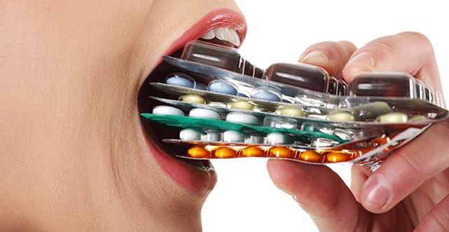 ¿Es seguro comprar medicamentos con recetas falsas?